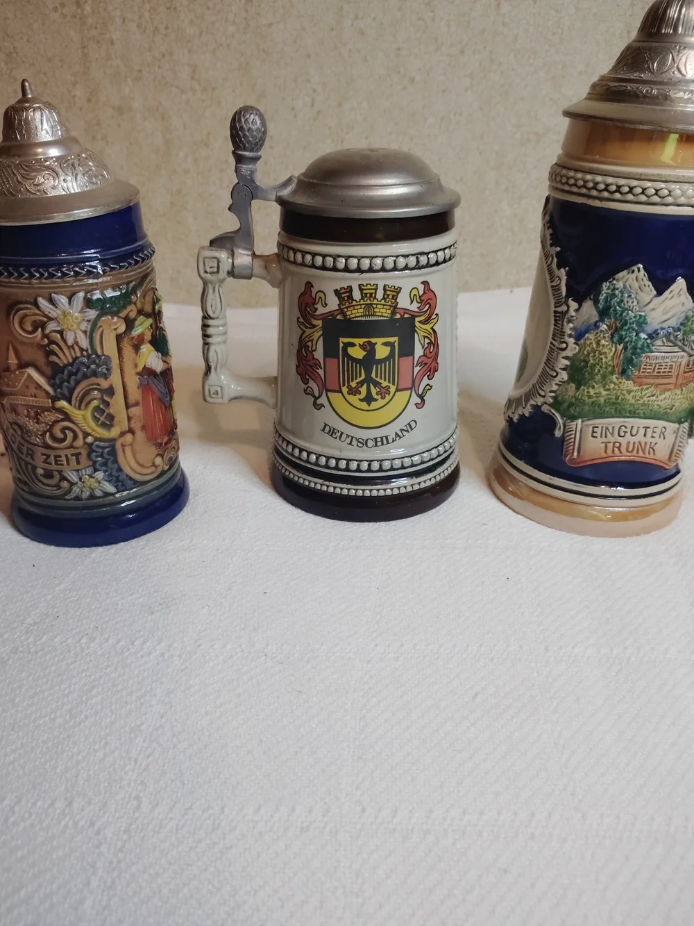 Deutschland Ceramic Beer Stein with Pewter Lid - White and Black